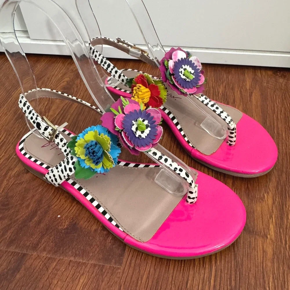 Betsey Johnson BK-Angie‎ Sandals Size 2 Flowers Hot Pink Whimsical Summer Party